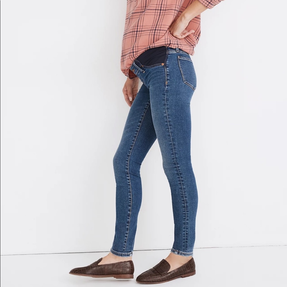 Maternity Side-Panel Skinny Jeans in Wendover Wash: Adjustable TENCEL™ Denim
